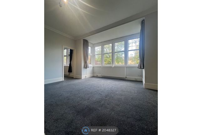 Thumbnail Flat to rent in Camborne Road, Sutton