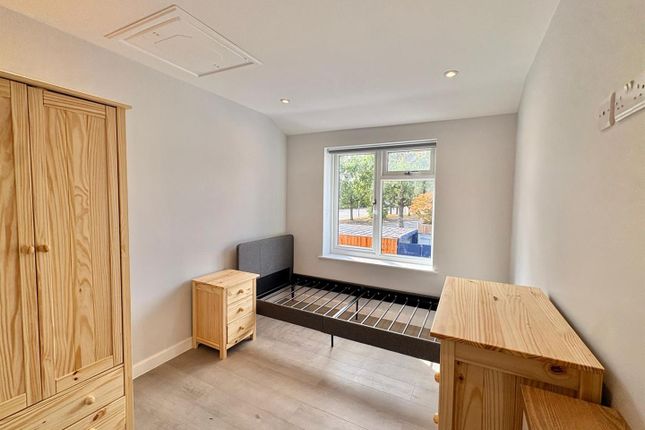 Room 3, 1, Kingsley Crescent, Benfleet photo 2