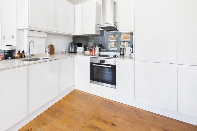 Flat 5, 2a, Laurel Avenue, Twickenham photo 5