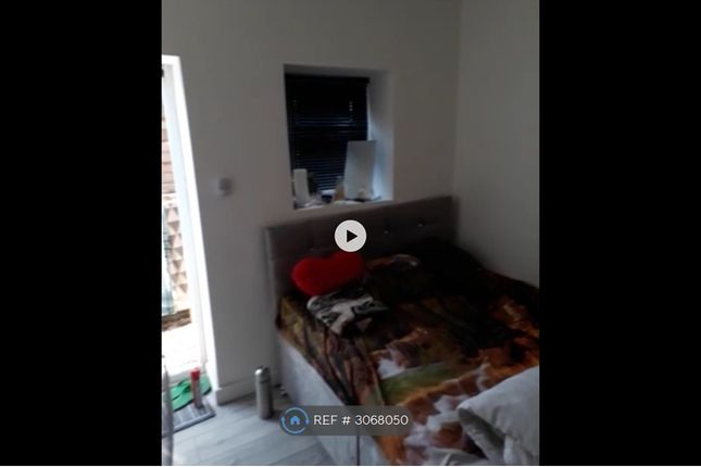 Flat, Oxford House West Market Street, Newport photo 5
