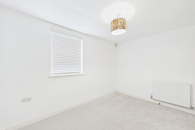 Flat 4, Castle Court Mews, Ducie Road, Bristol photo 4