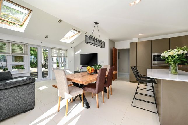 39, Willowbourne, Hampshire photo 5