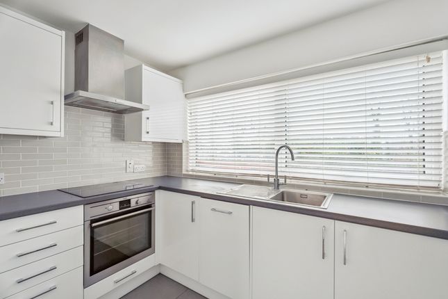 Studio flat on 5 White Hill Court, Berkhamsted, £270,000