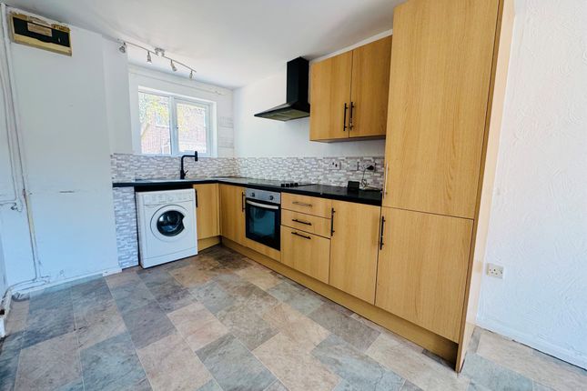 68, Willonholt, PETERBOROUGH photo 2