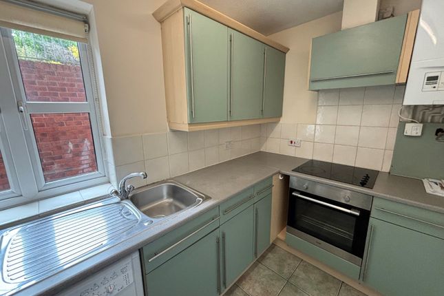 Flat 1, Beechwood Court, 21, Falkland Mount, West Yorkshire photo 2