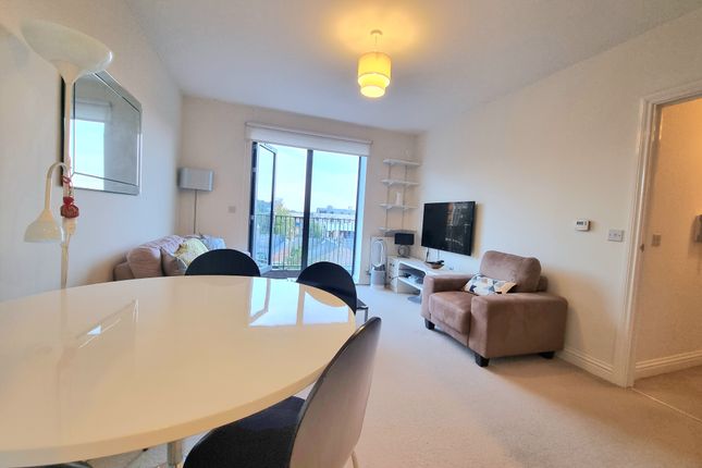 Fletcher Court, Joslin Avenue, London photo 4