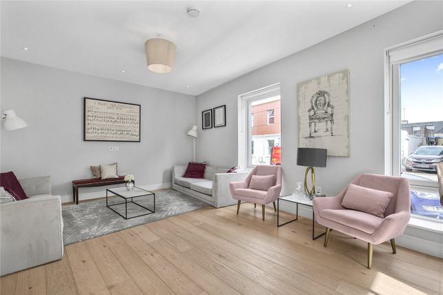 House 9,, Avery Walk, London photo 3