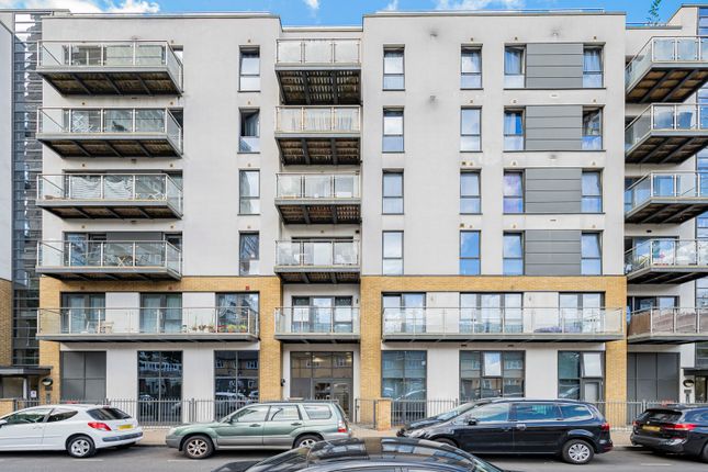 10C,, Gwynne Road, London photo 3