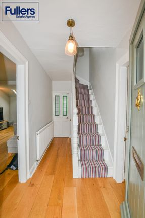 84, Hoppers Road, Winchmore Hill photo 2