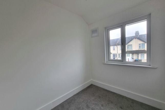 Terraced house to rent in Kingston Road, New Malden
