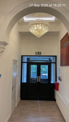 Apartment 4, Bradford photo 4