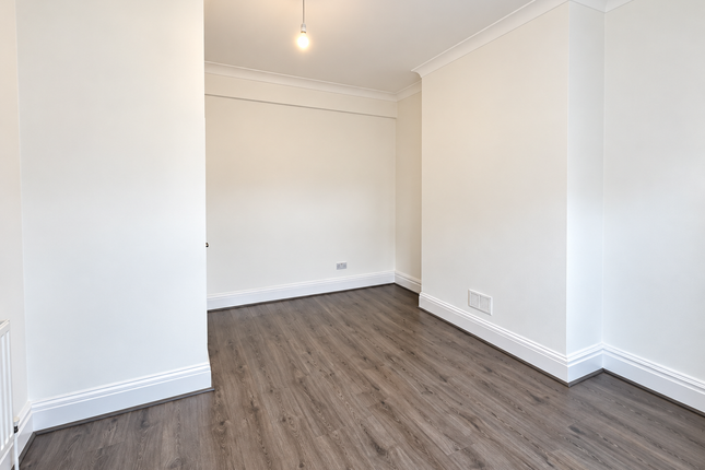 243, Wightman Road, London photo 5