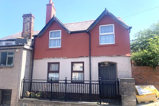 3-bed house on Arfryn, Mount Pleasant, Denbigh, £95,000