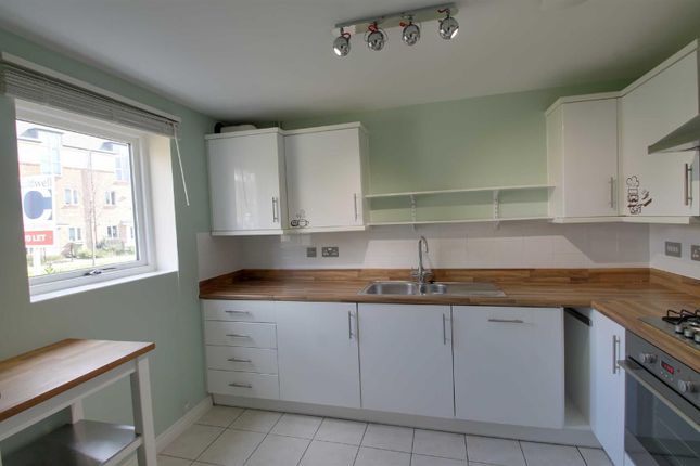 135, Warwick Avenue, Milton Keynes photo 2