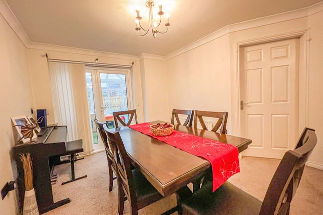 24, Kestrel Way, Haswell photo 3