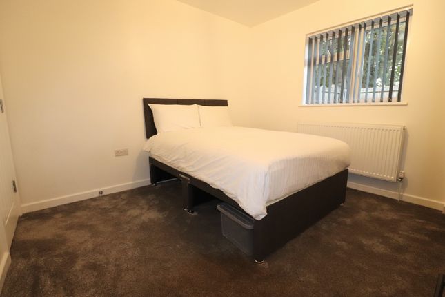 Room 2, 18, Waid Close, Dartford photo 3