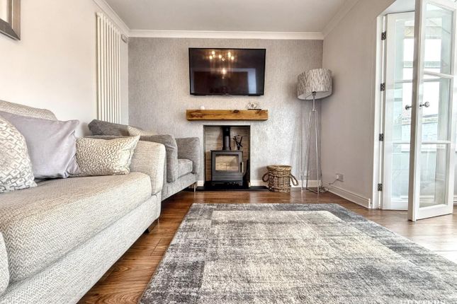 20, Ullswater Close, Dewsbury photo 3