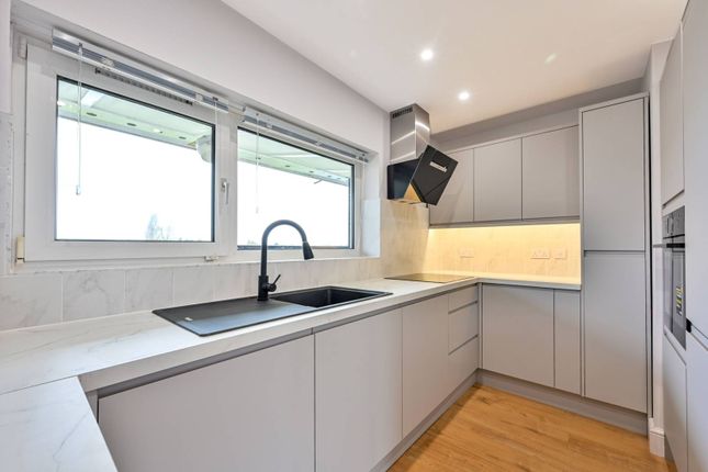 Flat for sale in Approach Road, West Molesey