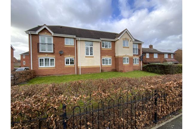 Thumbnail Flat for sale in Shropshire Way, West Bromwich