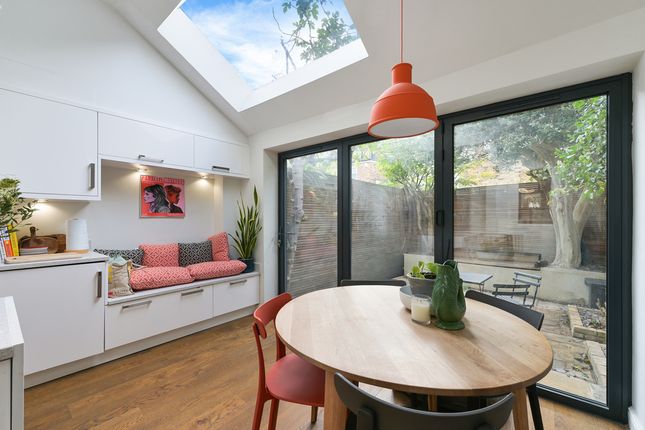 Disbrowe Road, London photo 3