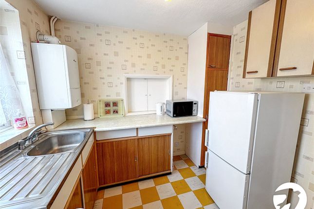 43, Dixon Close, Kent photo 3