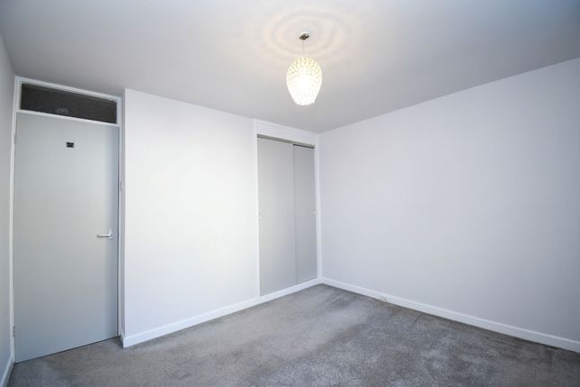Flat 5, Woodlea, Manchester photo 4