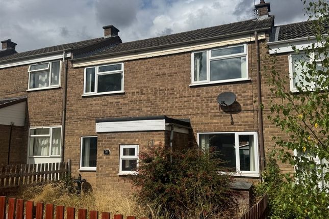 3-bed terraced on 26, Hipley Close, CHESTERFIELD, £95,000