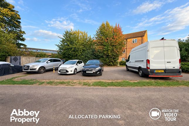 48 Quilter Close, Luton photo 2