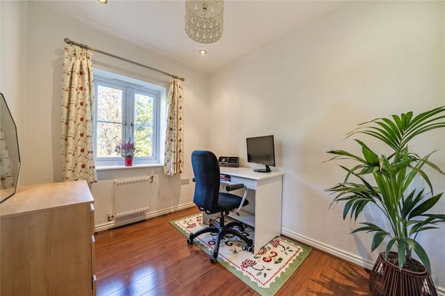 10, Holt Close, Chislehurst photo 3