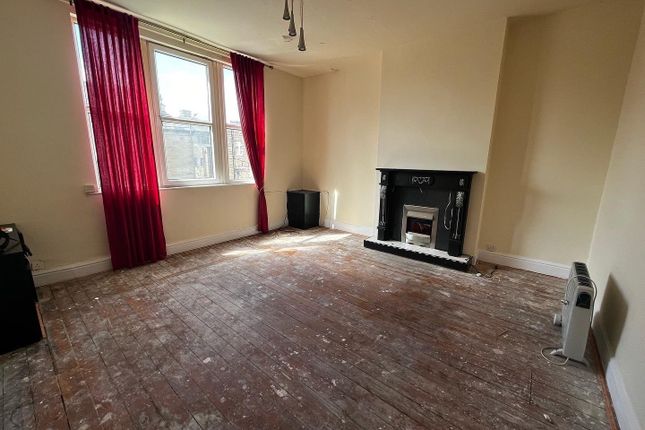 2 bed flat for sale in Smithy Fold, Glossop SK13