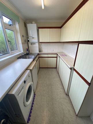 Maisonette to rent in Brightside Avenue, Staines, Middlesex
