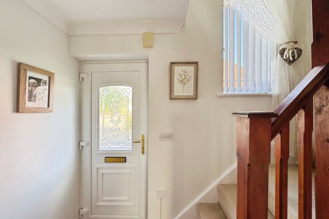 8 Ffordd Y Glowr, Pontarddulais, West Glamorgan photo 4