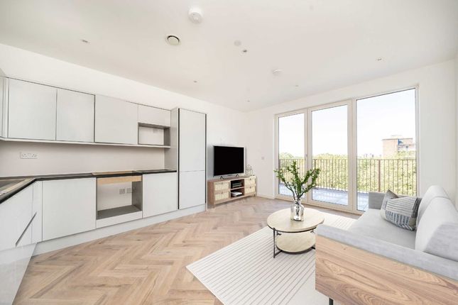 Thumbnail Flat for sale in Arklow Road, London