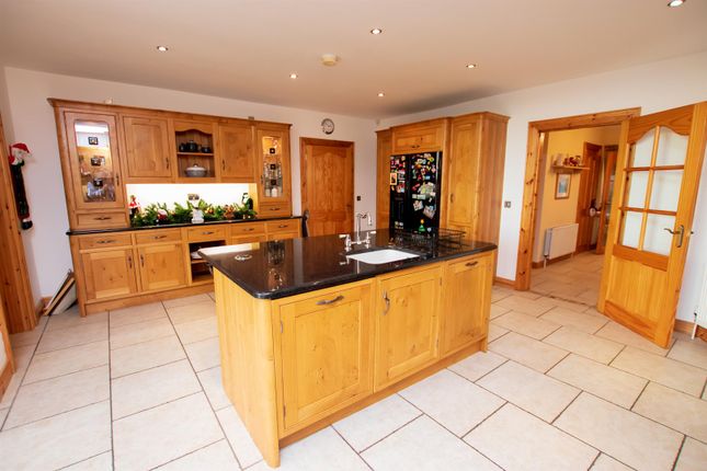 4 Bed Property For Sale In Lomond Road Limavady Bt49 Zoopla