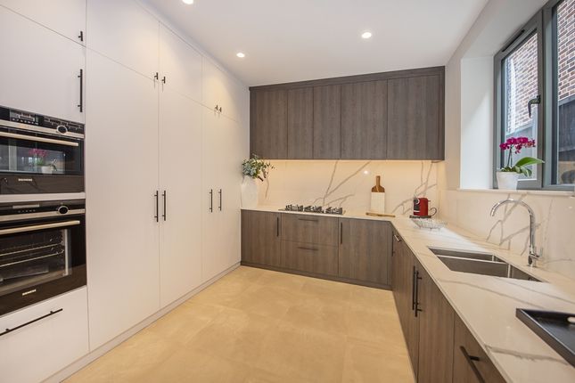 51, Ullswater Crescent, London photo 4