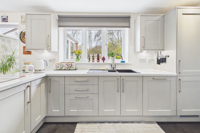 20 Belfry Way, Ripley, Derbyshire photo 4