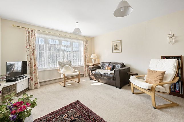 22, Burges Close, Sturminster Newton photo 2