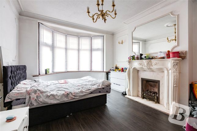 End terrace house for sale in Burnway, Hornchurch