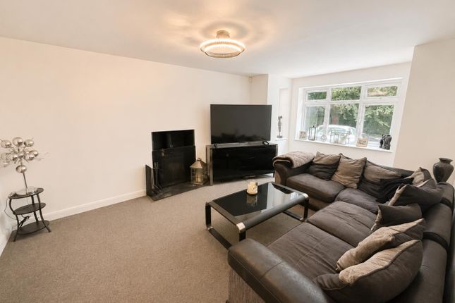 15a, Bailey Lane, Bolton photo 3