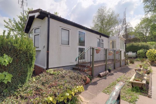 Thumbnail Mobile/park home for sale in Lodgefield Park, Stafford