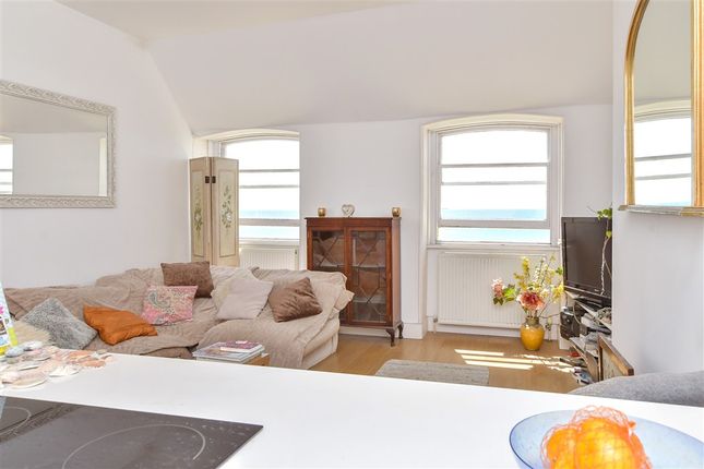 2-bed flat on Brunswick Terrace, Hove, £350,000