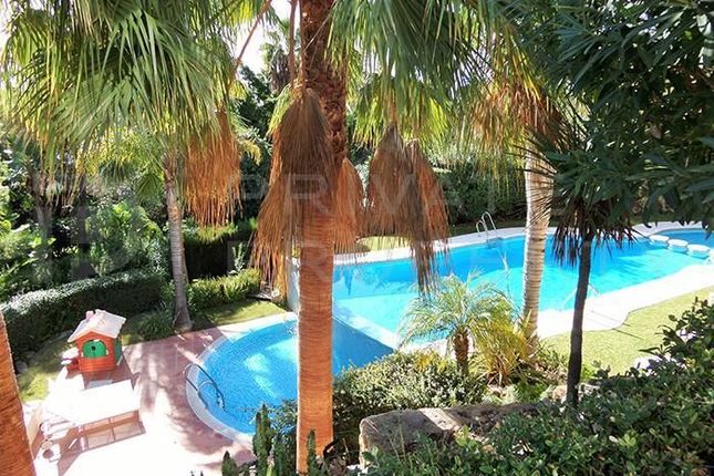 4 bed apartment for sale in Marbella, Málaga, Spain