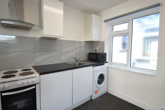 209B, Laleham Road, Shepperton photo 3