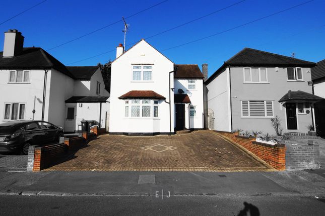 Thumbnail Detached house for sale in Englands Lane, Loughton