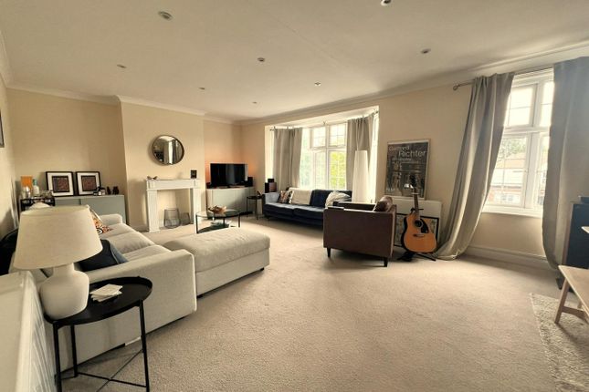 Hutton Road, Brentwood photo 3