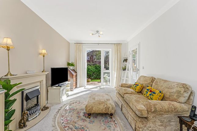 King Henry Lodge, Flat 5, 51 Hall Lane, London photo 3