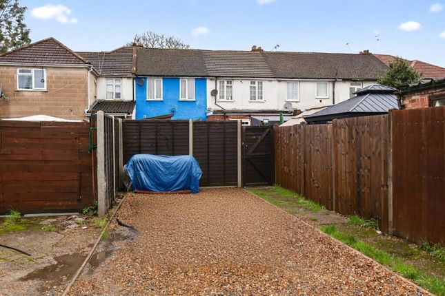 84, Farnham Road, Slough photo 4