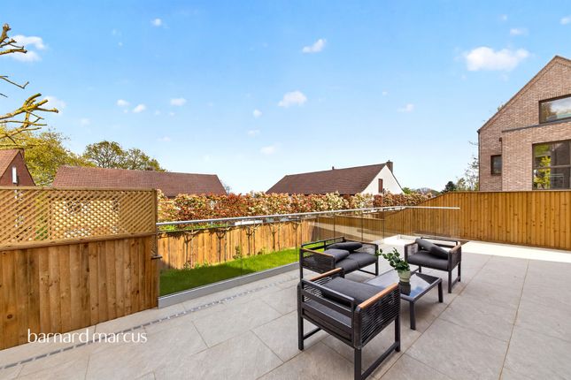1, Magenta Close, High Barnet, Barnet, En5 photo 3