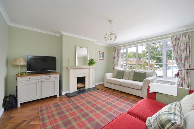 26 Hitherwood, Cranleigh photo 3