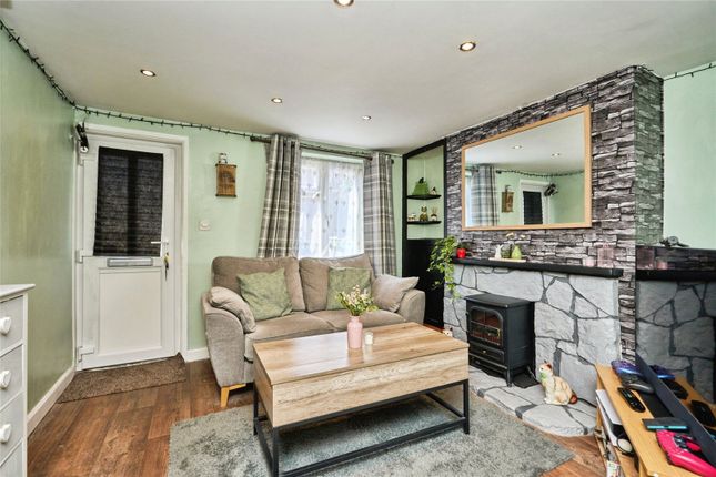 11, Warwick Street, Isle of Wight photo 4